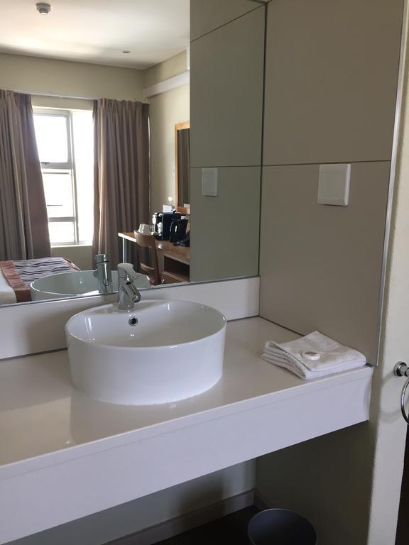 River City Inn Upington Extérieur photo